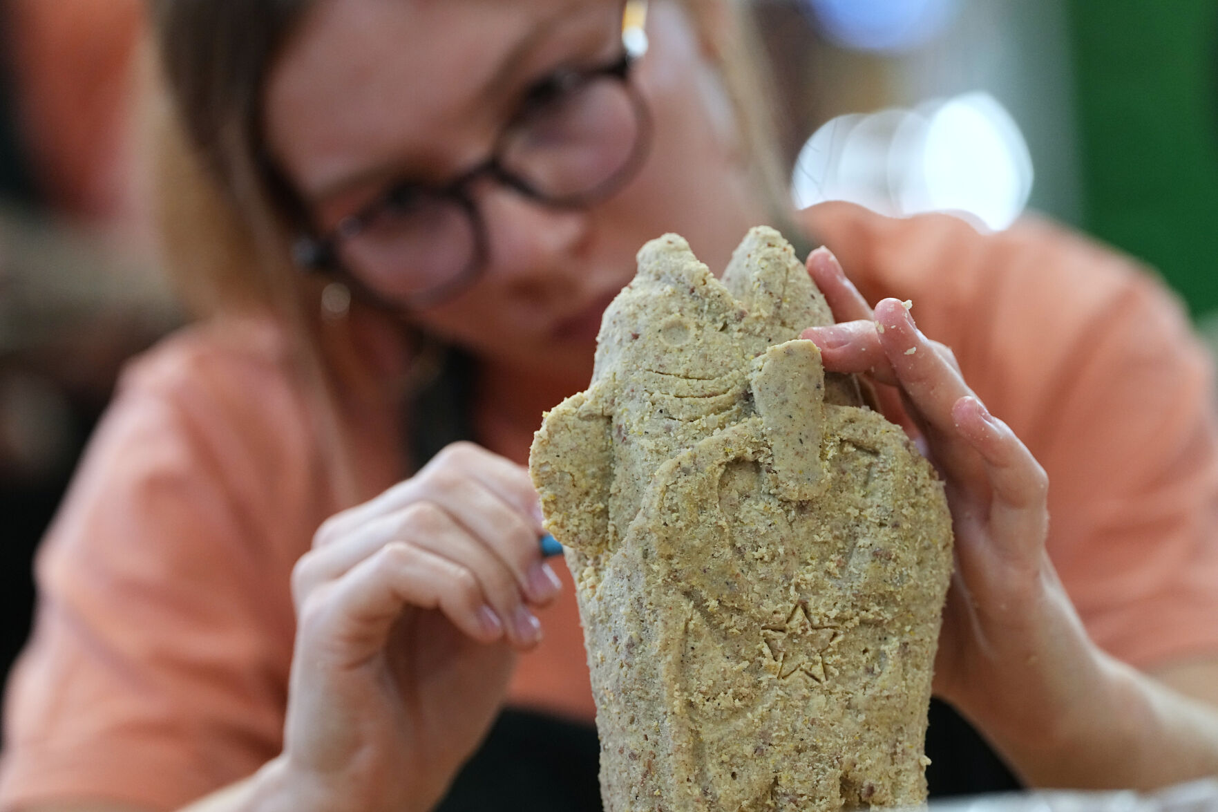 Scrapple sculpture contest winner prevailed in Eagles country by putting the pig into pigskin